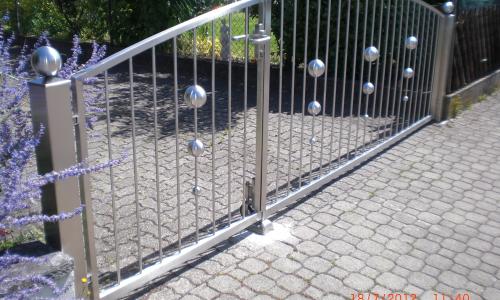 Gartentor und Zaun