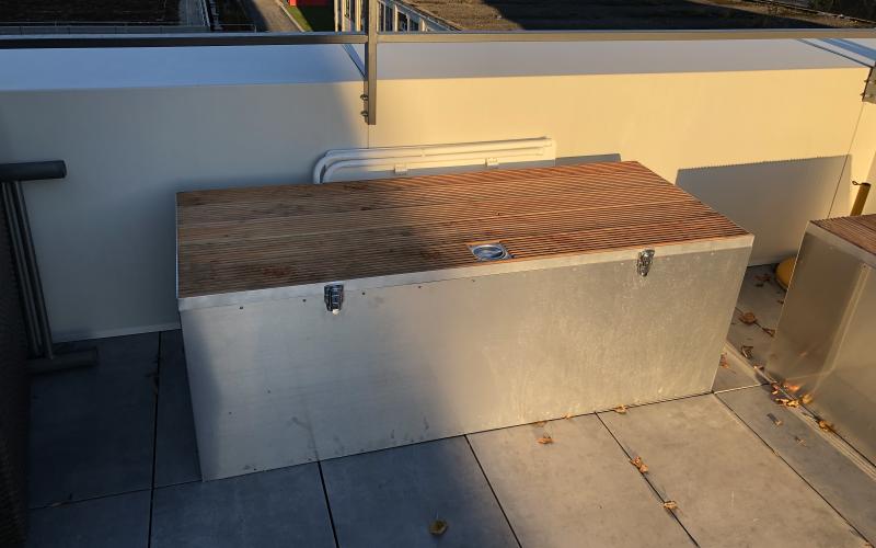Aluminium Boxen zum Verstauen und Sitzen