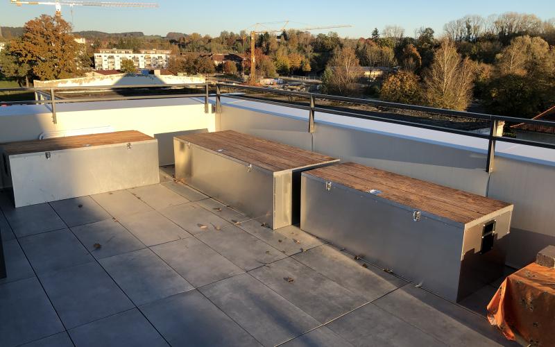 Aluminium Boxen zum Verstauen und Sitzen