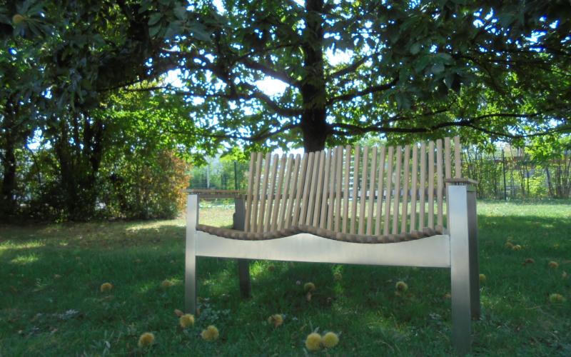 Sitzbank mit Holz